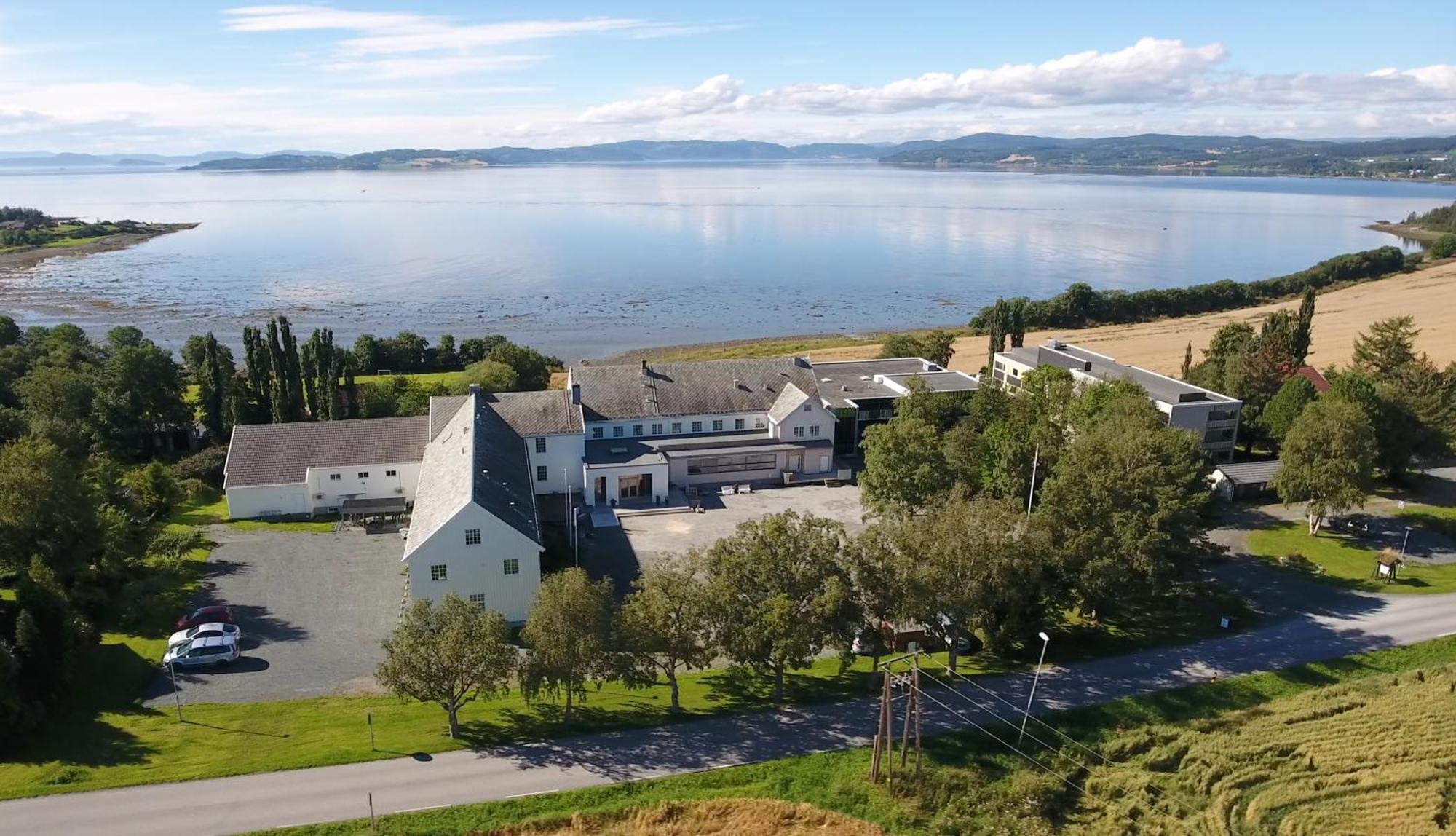 Sund Sommerhotell, Inderoy Straumen  Exterior photo